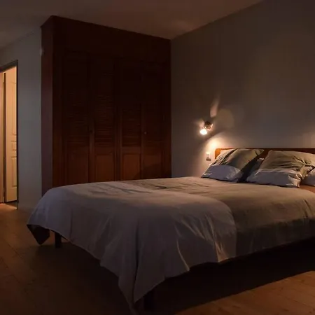 Bed & Breakfast De L'autre Cote Garlin