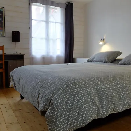 De L'autre Cote Bed & Breakfast