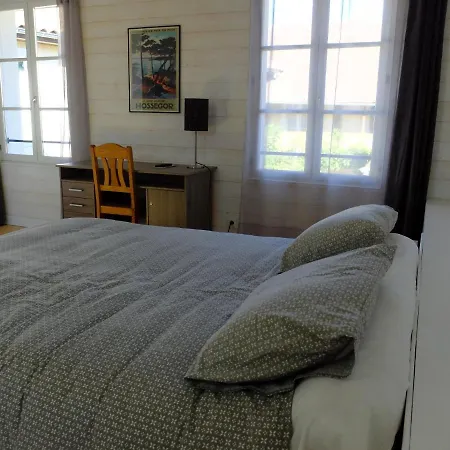 De L'autre Cote Bed & Breakfast 3*