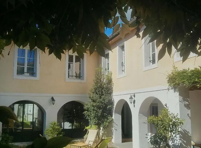 Bed & Breakfast De L'autre Cote Garlin