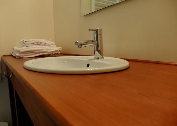 De L'autre Cote Bed & Breakfast Garlin